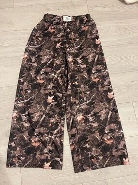 Camo Wide-Leg Lounge Pants in Brown Leaf Print